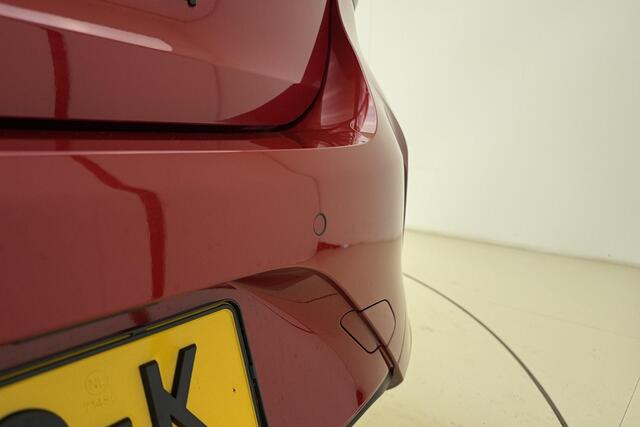 Opel CORSA 1.2 Turbo Hybrid Yes Automaat | Stoel & Stuurverwarming | Navigatie via Carplay | Zwart dak | DAB Radio | Parkeersensoren | Lichtmetalen velgen