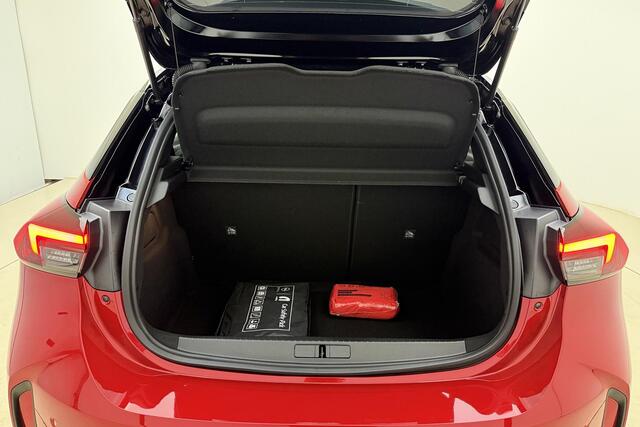 Opel CORSA 1.2 Turbo Yes Stuurwielverwarming l Stoelverwarming l Cruise Control l Airco l DAB l Bluetooth l Apple Carplay & Android Auto l Parkeersensoren l Lichtmetalen Velgen