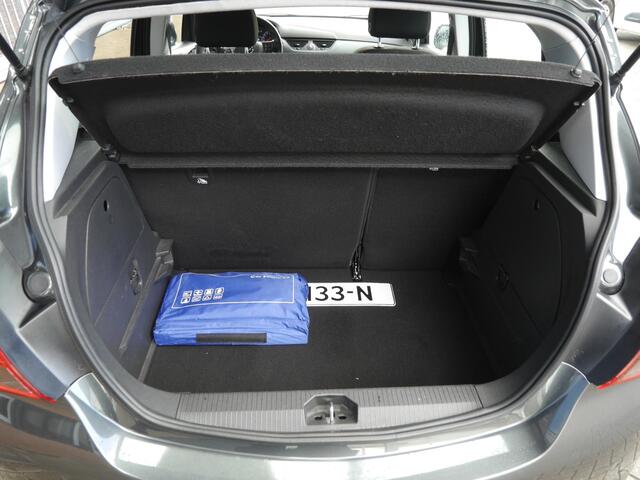 Opel CORSA 1.4 Favourite | Navigatie | Airco | Lichtmetalen velgen | Trekhaak | Parkeersensoren achter | 5 deurs | Cruise control