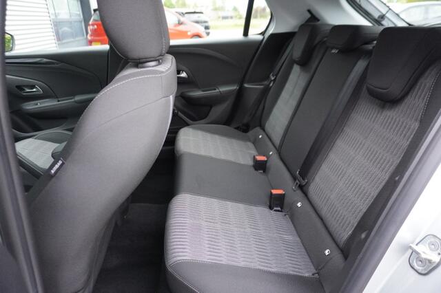 Opel CORSA 1.2 Edition / Parkeersensoren / Navigatie / Airco / Cruise Control