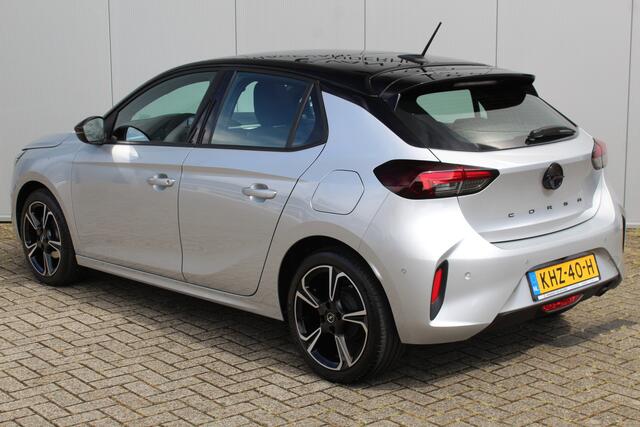 Opel CORSA 1.2-75pk GS-Line. Zeer nette en sportieve Opel Corsa, slechts 18.000km ! Panoramadak, Stoel- en stuurwielverw., Cruise Control, Climate Control, Navigatie by Apple CarPlay/Android auto, Camera, Dodehoek assistent, metallic lak etc.