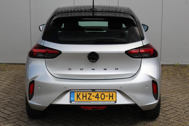 Opel CORSA 1.2-75pk GS-Line. Zeer nette en sportieve Opel Corsa, slechts 18.000km ! Panoramadak, Stoel- en stuurwielverw., Cruise Control, Climate Control, Navigatie by Apple CarPlay/Android auto, Camera, Dodehoek assistent, metallic lak etc.