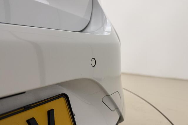 Opel CORSA 1.2 Turbo Hybrid GS 110 PK Automaat | Navigtaie via carplay | Camera | Parkeersensoren voor en achter | Lichtmetalen velgen