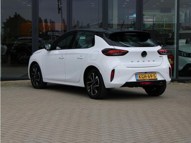 Opel CORSA 1.2 Turbo Hybrid GS | Parkeersensoren voor & achter / Camera / Carplay