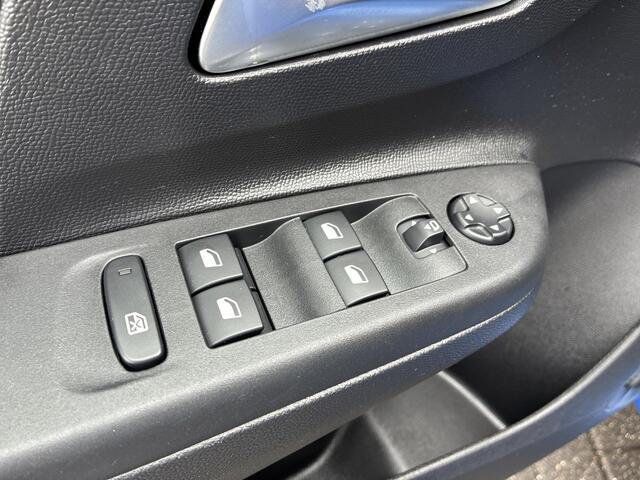 Opel CORSA 1.2 GS Line | 130 PK | licht metalen wielen
