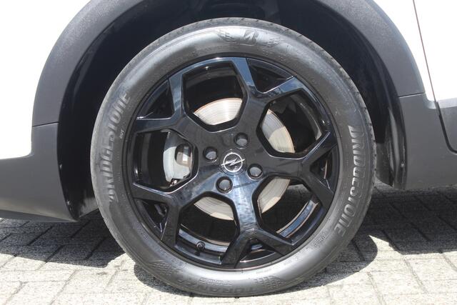 Opel Crossland 1.2 Turbo GS Line Navigatie/Cruise control/Climate control/Apple carplay/DAB+/Lane assist/Parkeersensoren/LED koplampen/Multifunctioneel stuurwiel/17'' Lichtmetalen velgen.