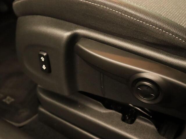 Opel Crossland 1.2 Turbo Elegance - ORIGINEEL NEDERLANDSE AUTO - VASTE TREKHAAK 840KG GEREMD TREKGEWICHT - PARKEERSENSOREN VOOR EN ACHTER - 360 GRADEN CAMERA - DODEHOEK DETECTIE - STUUR EN STOELVERWARMING - NAVIGATIE - APPLE CARPLAY/ ANDROID AUTO