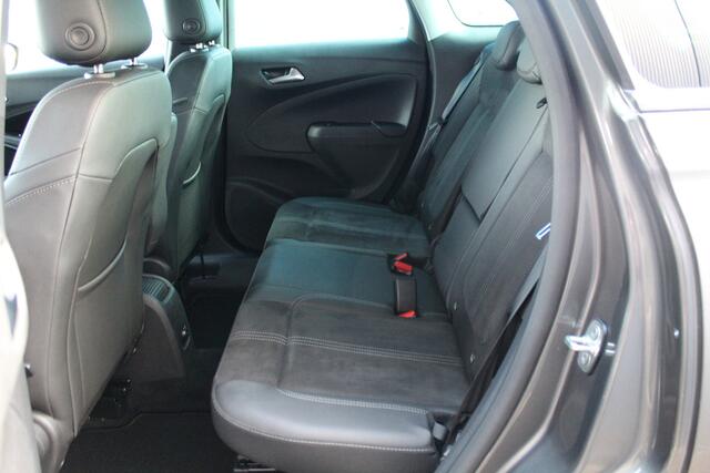 Opel Crossland 1.2-Turbo 110 pk Ultimate Mooie en luxe hoogzitter met weinig km's ! Volautm. airco dual, cruise control, camera, comfortstoelen, metallic lak, LM wielen, navigatie, telefoonvoorb., LED verlichting etc.