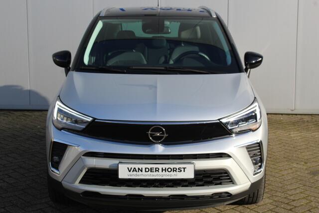 Opel Crossland 1.2-110pk Turbo 'Elegance'. Mooie en luxe hoogzitter met weinig km's ! Volautm. airco dual, cruise control, camera, comfortstoelen, metallic lak, LM wielen, navigatie, telefoonvoorb., lane- en side assist, parkeersensoren v+a, LED verlichting etc.