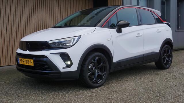 Opel Crossland 1.2 110pk Turbo GS-Line *Black Optik* Sportstoelen H-Leder 17inch LM Clima Cruise Control A-Camera 12352km!