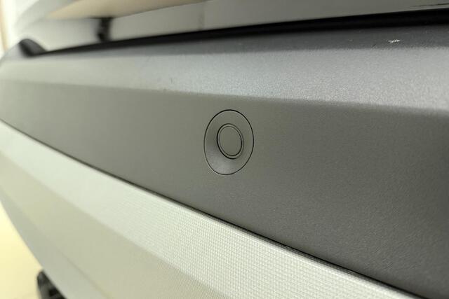 Opel Crossland 1.2 Turbo 130pk Automaat Elegance | Navigatie | Trekhaak | Climate control | Cruise control | Camera | Keyless | Parkeersensoren | 17" Lichtmetalen velgen