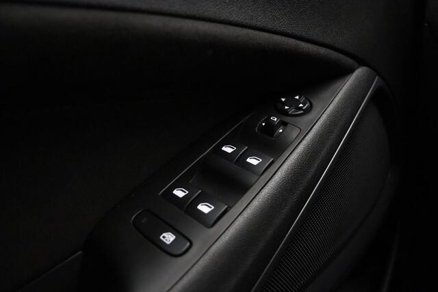 Opel Crossland 1.2 Turbo 130pk Automaat Ultimate | Panoramadak | Navigatie | Climate & Cruise Control | Apple Carplay & Android Auto | Achteruitrijcamera