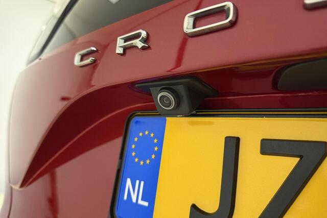 Opel Crossland 1.2 Turbo Level 4 110 PK | Navigatie | Alcantara bekleding | Climate control | Camera | DAB Radio | Extra getint glas | Keyless