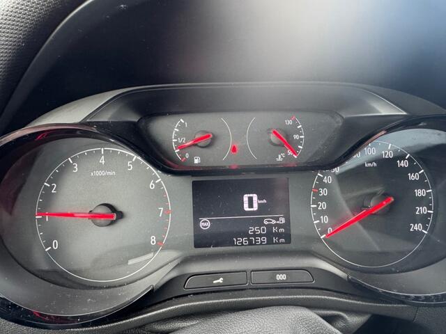 Opel Crossland X 1.2 120 JAAR EDITION / PDC voor en achter / Stuur en Stoelverwarming / APK t/m 31-03-2027 /