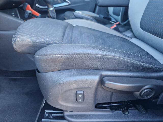 Opel Crossland X 1.2 Turbo Innovation Nette goed onderhouden auto | Climate control | Stoelverwarming | All-season banden | Navigatie | App-voorbereiding etc.