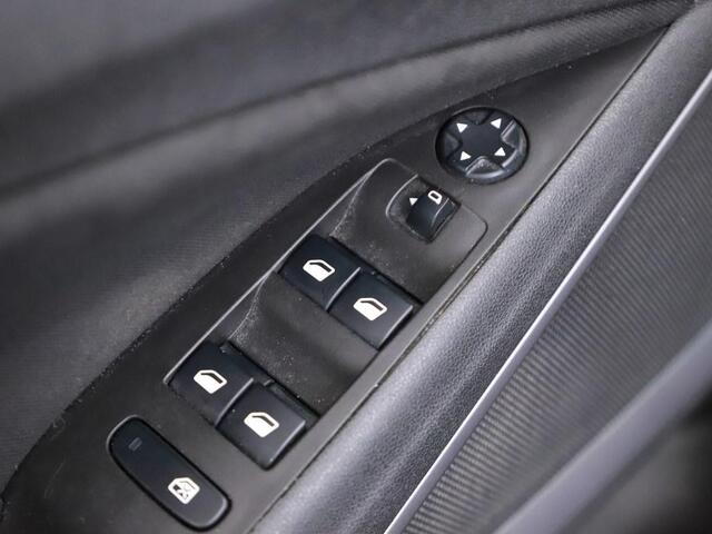 Opel Crossland X 1.2 Turbo 110 PK Trekhaak/Navi/PDC parkeerhulp