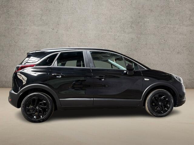 Opel Crossland X 1.2 Turbo Innovation Sport (APPLE CARPLAY, BLACK PACK, NAVIGATIE, CLIMATE, KEYLESS, LEDER, SPORTSTOELEN, GETINT GLAS, LED KOPLAMPEN, PARKEERSENSOREN, NIEUWSTAAT)