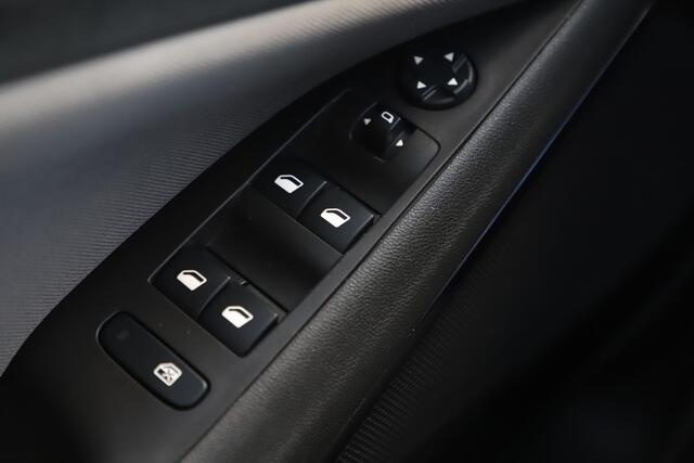 Opel Crossland X 1.2 120 Jaar Edition Navigatie LED Carplay Android Airco Cruise Control Rijstrooksensor 16 inch LMV