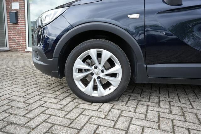 Opel Crossland X 1.2 T. INNOVATION/ Camera/ Android auto/ Automaat