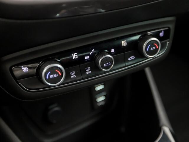 Opel Crossland X 1.2 Turbo Innovation Automaat (APPLE CARPLAY, GROOT NAVI, STUUR/STOELVERWARMING, 360 CAMERA, CLIMATE, LEDER, SPORTSTOELEN, GETINT GLAS, CRUISE, NIEUWE APK, NIEUWSTAAT)