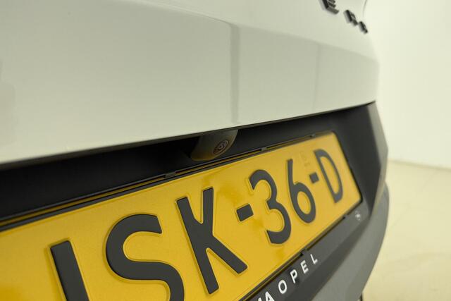 Opel FRONTERA Electric GS 44 kWh | Navigatie | Stoel & Stuurverwarming | Climate control | Camera | Dakrails | Zwart dak | Extra getint glas