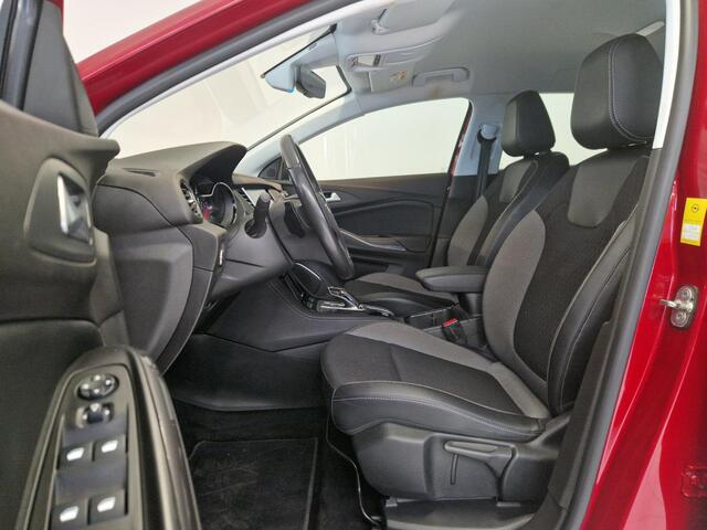 Opel Grandland 1.6 Turbo Hybrid Business Elegance | Navigatie | Parkeersensoren voor en achter | Apple Carplay/Android Auto