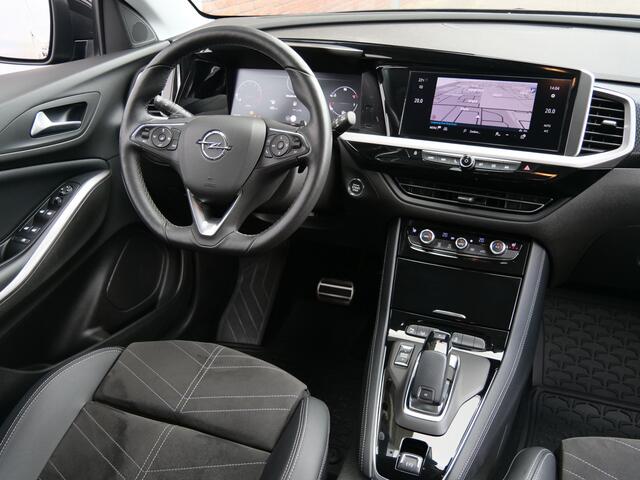 Opel Grandland 1.2 Turbo 130pk Ultimate AUTOMAAT 19 inch / Apple Carplay / LED-koplampen / Comfortstoelen