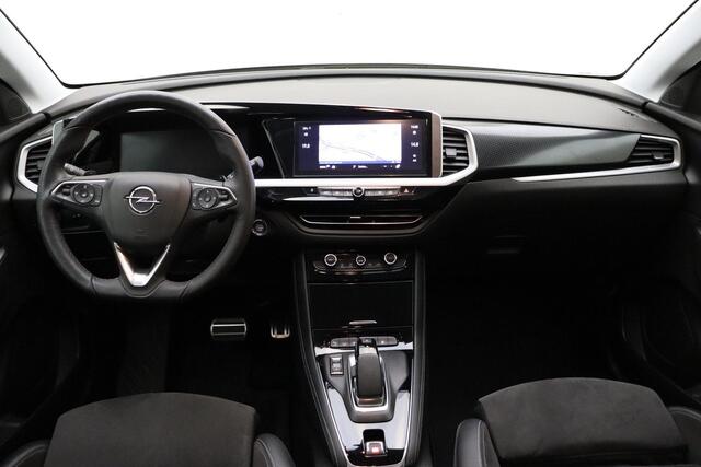 Opel Grandland 1.6 Turbo Plug-In Hybrid 300 pk 4x4 GSe | ECC | Winterpakket | Electrische Achterklep | Night vision | Camera | zeer compleet |