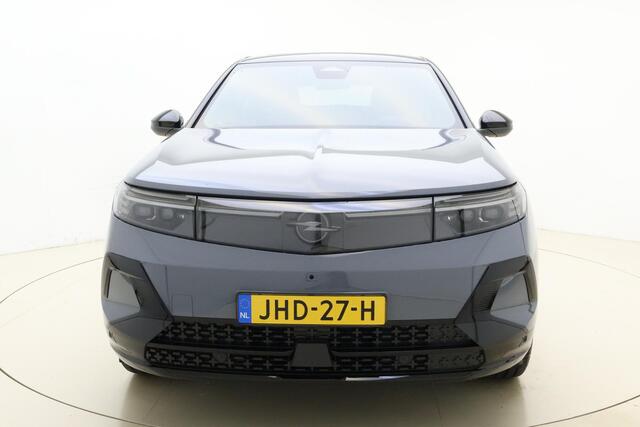 Opel Grandland Electric Ultimate AWD 73 kWh | LED matrix | 4-WD aandrijving | Lederen bekleding | Stoelmassage + geheugenstoel | Panoramadak | Camera's rondom | Navigatie | Full option