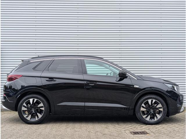 Opel Grandland Ultimate 1.6 PHEV 225pk Hybrid e-EAT8 | LEDEREN BEKLEDING | LED PIXEL | 360° CAMERA | KEYLESS | ELEK. A.KLEP | NAVI PRO |