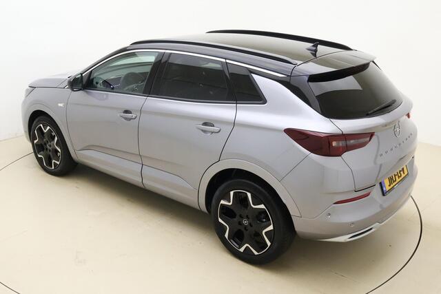 Opel Grandland 1.2 Turbo Ultimate Automaat | Navigatie | Elektrische achterklep | Stoelverwarming | Climate & Cruise Control | Alcantara bekleding | Zwart dak | Lichtmetalen velgen