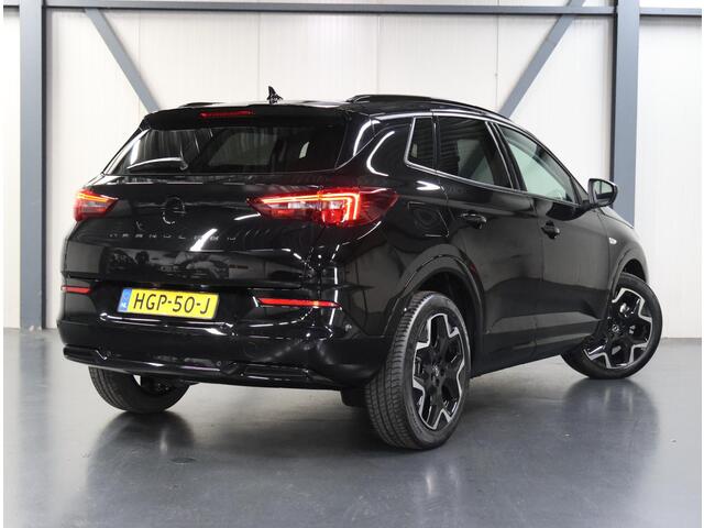 Opel Grandland 1.2 130PK Turbo GS | 1ste eigenaar | AppleCarPlay/AndroidAuto | Alcantara/LEER | Climate Control | Cruise Control | Navigatie | 360'Camera | AGR-stoelen | Keyless Entry/Start | LED Koplampen | Privacy Glass | Electrische achterklep | Isofix | Armsteun |