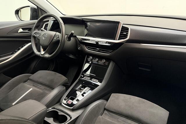 Opel Grandland 1.6 Turbo Plug-In Hybrid 4x4 GSE | Climate control | Navigatie | Winter Pakket | Parkpilot | Black Pakket | Elektrisch Pakket | 18" Lichtmetalenvelgen