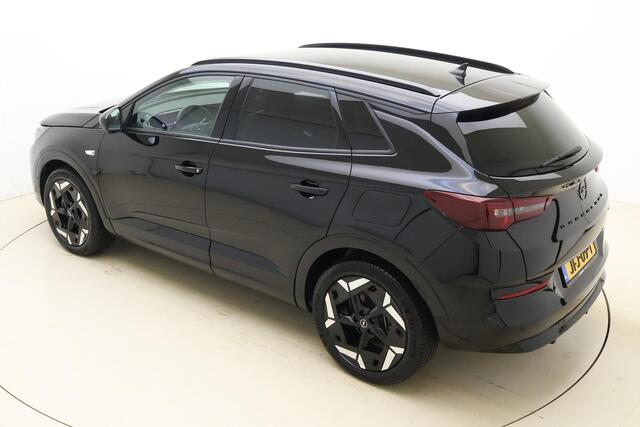 Opel Grandland 1.6 Turbo Plug-In Hybrid 4x4 GSE | Climate control | Navigatie | Winter Pakket | Parkpilot | Black Pakket | Elektrisch Pakket | 18" Lichtmetalenvelgen