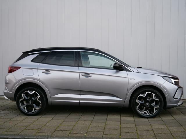 Opel Grandland 1.2 Turbo Business Elegance 130 Pk Automaat Apple Carplay / DAB / Camera / Navigatie / Winterpakket