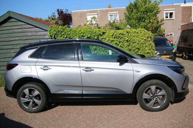 Opel Grandland 1.2 Turbo Ultimate | Apple carplay | 360 camera | Navigatie |