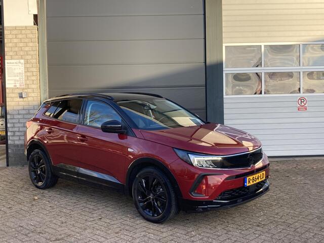 Opel Grandland 1.2 Turbo GS Line | Apple carplay/Android auto | Cruise control | Climate control | Led verlichting | Navigatiesysteem | Licht metalen velgen 18'' |