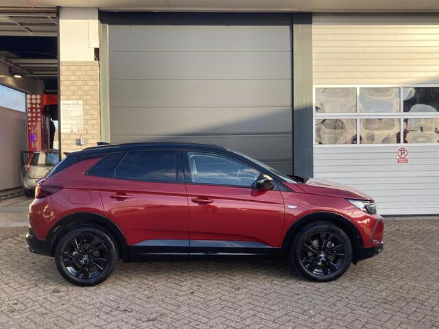 Opel Grandland 1.2 Turbo GS Line | Apple carplay/Android auto | Cruise control | Climate control | Led verlichting | Navigatiesysteem | Licht metalen velgen 18'' |