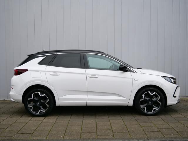 Opel Grandland 1.2 Turbo Business Elegance 130 Pk Automaat Navigatie / Apple Carplay / DAB / Camera / Winterpakket
