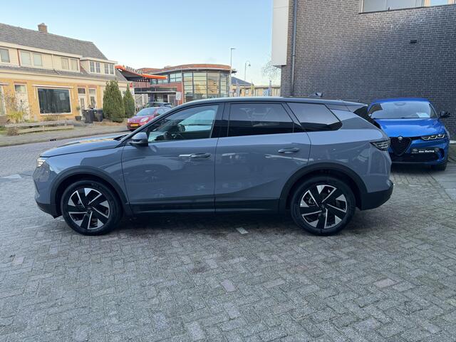 Opel Grandland 1.2 Turbo Hybrid GS Automaat Leder/Trekhaak/Massage stoelen/Panorama dak.