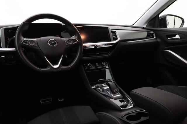 Opel Grandland 1.2 Turbo 130pk Automaat Business Elegance | Navigatie via APP | Climate control | Cruise control | Achteruitrijcamera | Parkeersensoren | DAB | LED koplampen | 18" Lichtmetalen velgen
