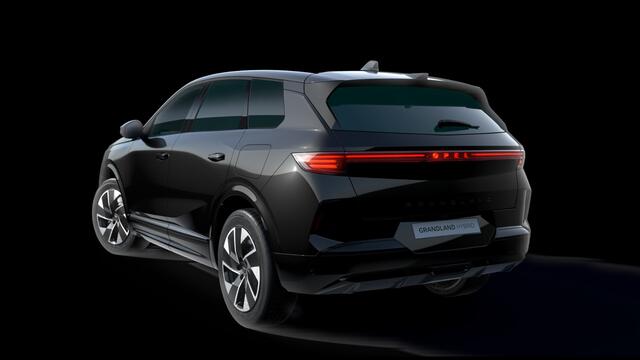 Opel Grandland 1.6 Turbo Plug-in-Hybrid Business Edition | NIEUW | Uit voorraad leverbaar! | Panorama dak| Automaat | Trekhaak | 87km EV Actieradius WLTP | Voorruit Verwarming | Dodehoek Detectie |
