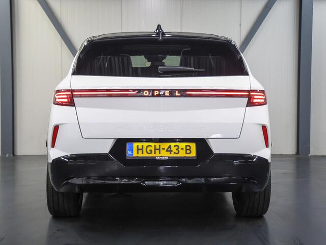 Opel Grandland Electric GS 73 kWh 210PK | 1ste eigenaar | Head-up display | AppleCarPlay/AndroidAuto | Schuifkanteldak | Navigatie | Adaptieve Cruise Control | Keyless | AGR Stoelen | Stoel/Stuur/Voorruitverwarming | FULL LED | 360'Camera | Isofix | Privacy Glass |