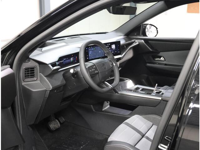 Opel Grandland Electric Business Edition 73 kWh 214PK | AGR-stoelen | Adaptieve Cruise Control | 360° Camera | Elektrische achterklep | FOCAL soundsystem | Warmtepomp | Head-up | Panorama dak |