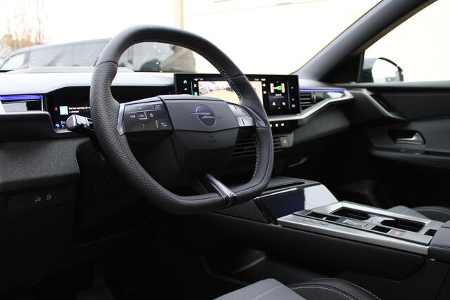 Opel Grandland 1.6 Turbo Plug-in-Hybrid Ultimate | Panoramadak | Trekhaak | Head-Up | FOCAL