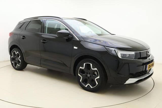 Opel Grandland 1.2 Turbo 130pk Automaat Ultimate | Climate & Cruise Control | Elektrische achterklep | Navigatie | Achteruitrijcamera | Winterpakket | Alcantara bekleding | 19" Lichtmetalen velgen