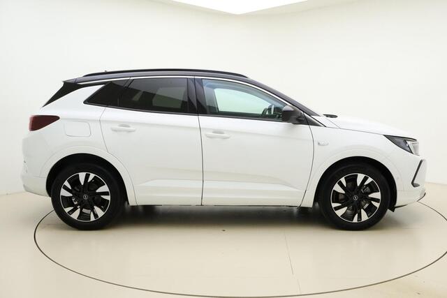 Opel Grandland 1.2 Turbo 130pk GS | Navigatie | LED Matrix koplampen | Winterpakket | Zwart dak | Electrische achterklep | Climate control | Bi-Color Lichtmetalen velgen | Parkeer assistent