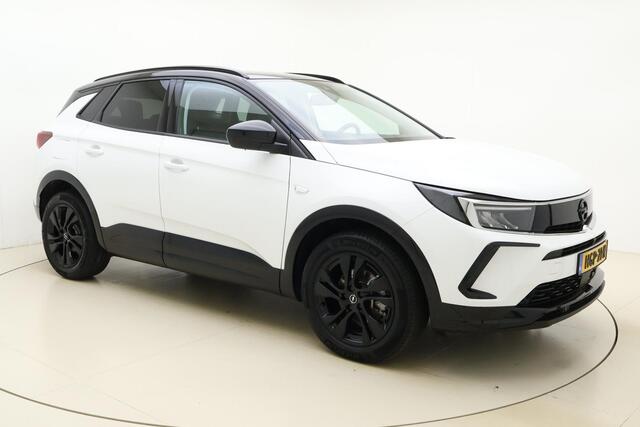 Opel Grandland 1.2 Turbo GS Black Pack | Automaat | Stoel- en stuurverwarming | Navigatie | Achteruitrijcamera | Comfort stoelen | Adaptive Cruise Control | Parkeersensoren voor en achter | Led verlichting | Climate Control