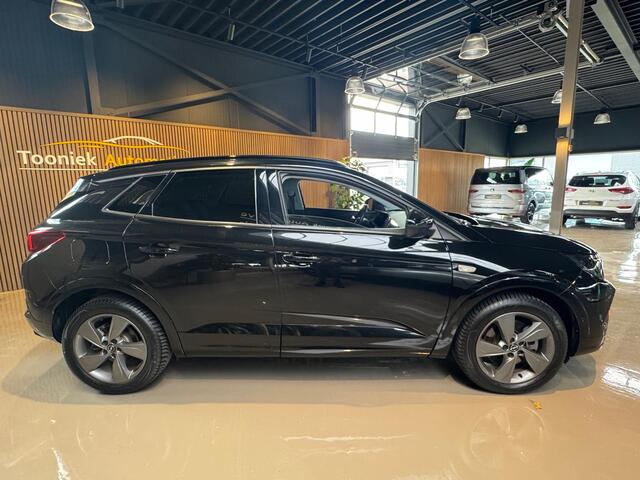 Opel Grandland 1.6 Turbo Plug-In Hybrid Ultimate Black Edtion Navigatie Cruise Control LMV El Achterklep