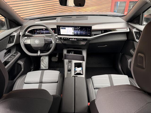 Opel Grandland 1.6 Turbo Plug-in-Hybrid Ultimate Trekhaak / 360* Camera / Navi / Clima / LED / AGR